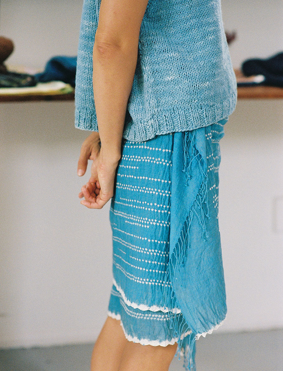 Bindi Dot Hand-loom Wrap in Bébé Blue